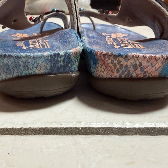 $109 Spring Step L\'ARTISTE Kindness - BLUM size 40